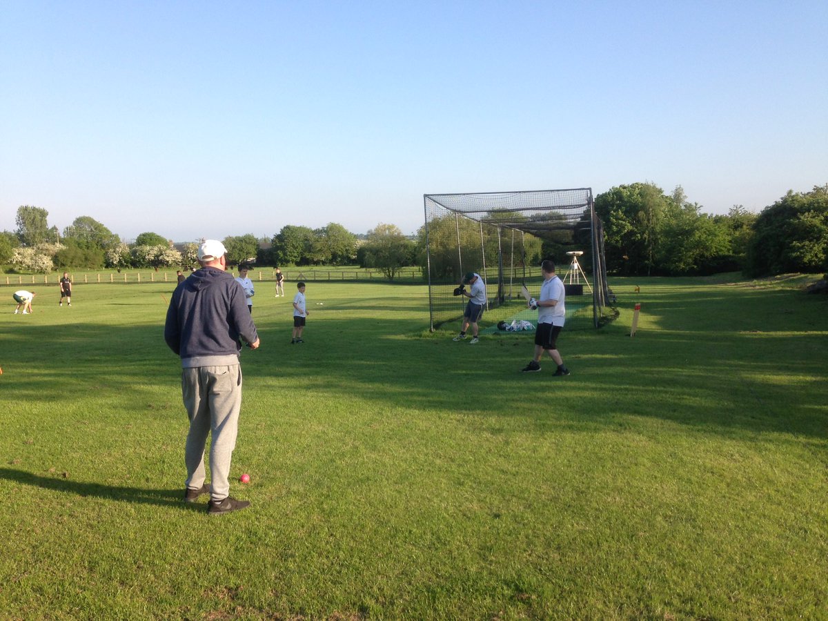 SuttonCCcambs's tweet image. Good net session last night from all the lads, improving every week! Roll on the weekend!! #Suttoncc #netsession #bowlingmachine