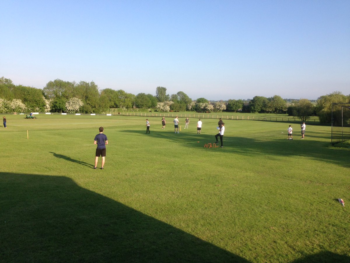 SuttonCCcambs's tweet image. Good net session last night from all the lads, improving every week! Roll on the weekend!! #Suttoncc #netsession #bowlingmachine