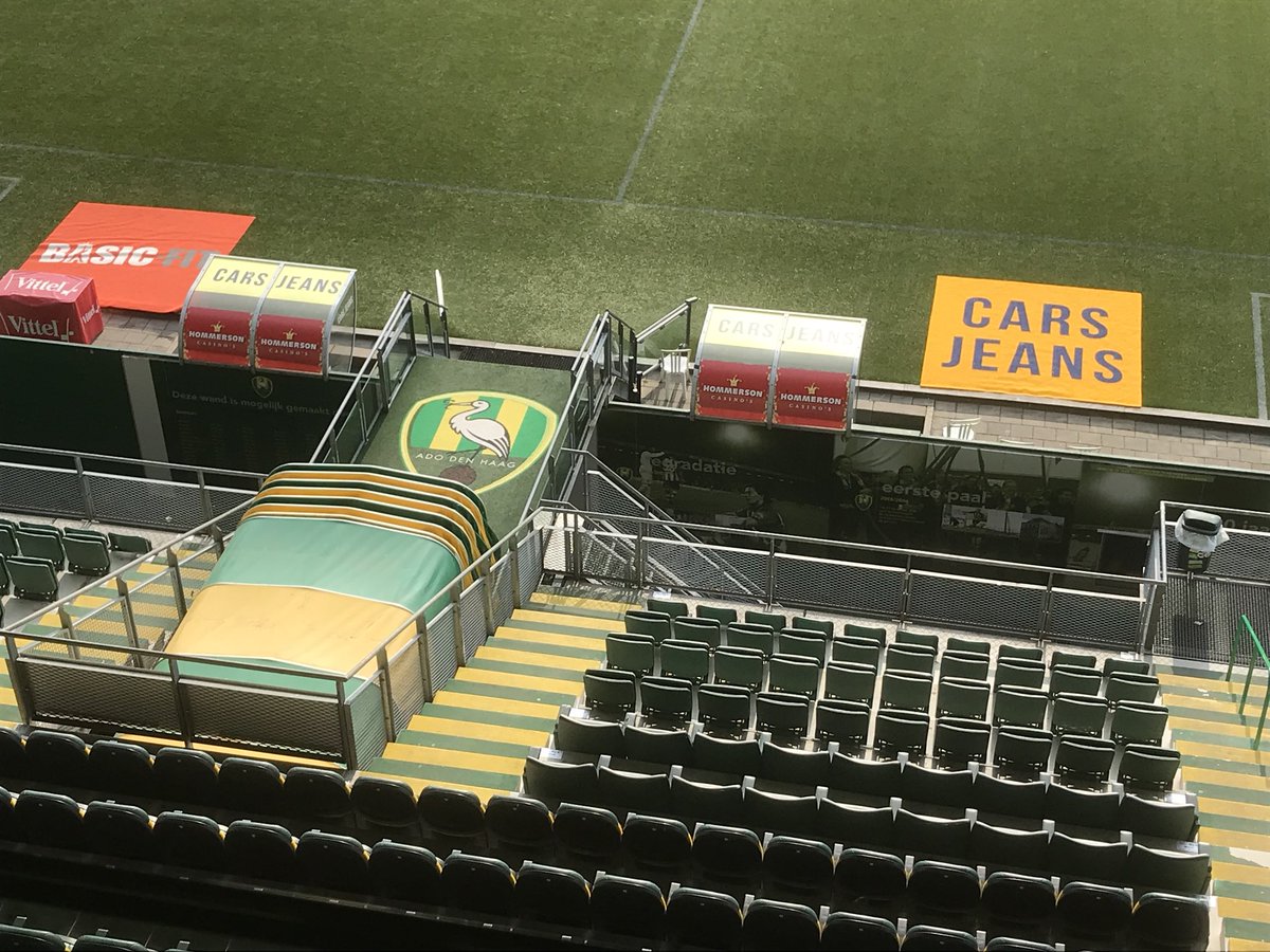 Vandaag opleidingsdag IT-notarissen  in ADO-stadion #blockchain #octrooi #avg