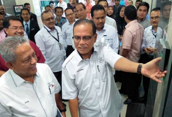 Astro Awani On Twitter Awaninews Hariini8 Mb Pahang Ambil Langkah Terbaik Tangani Hutang Negeri Https T Co 0rlknerchp