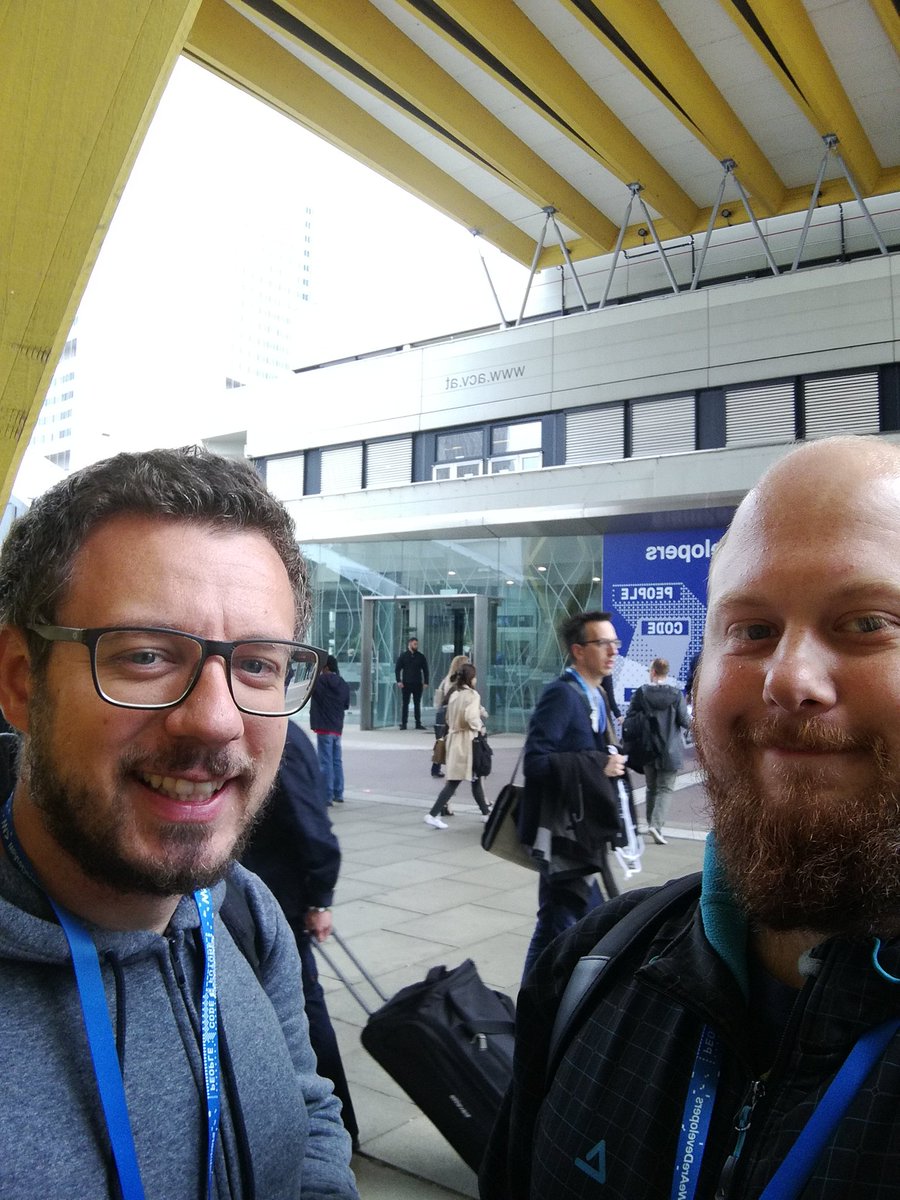 IamKendoros's tweet photo. At #wearedevs together with an awesome @own3D dev @Netherbrain ! https://t.co/FeKc97uAsg
