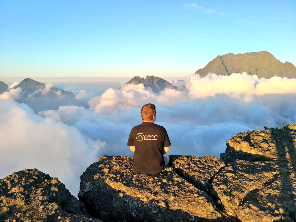 Dylan_Legros's tweet photo. Petit clin d'œil à @ariknperf et @nPerf depuis #LaRéunion 😉😉😁 https://t.co/2gQOO3oW3B