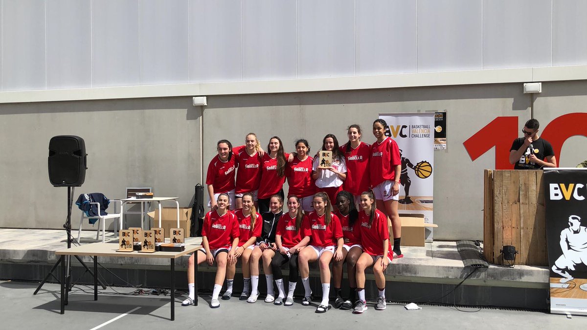 torneo_valencia's tweet photo. JUNIOR FEMENINO ORO ⛹️♀️
🏆 CAMPEÓN @B_ParqueSureste
🥈 SUBCAMPEÓN @cblhortagodella
¡ENHORABUENA!
#BVC2018🏀 https://t.co/nx2evEV64y
