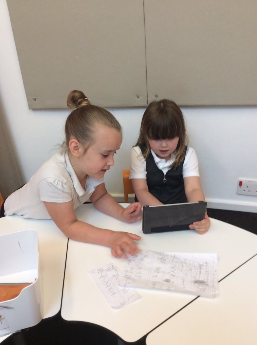 Y1JGPS's tweet photo. Year one and year two working together creating instructions. https://t.co/jo18yPDUrZ