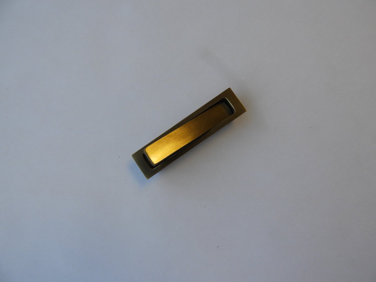 itfitzuk's tweet photo. A #bespoke Antique Brass edge pull with magnetic hold open and close- so simple yet so clever. Do you have any bespoke hardware requirements? Contact us on sales@itfitz.co.uk! #WednesdayWisdom https://t.co/vHMb1sBXKr