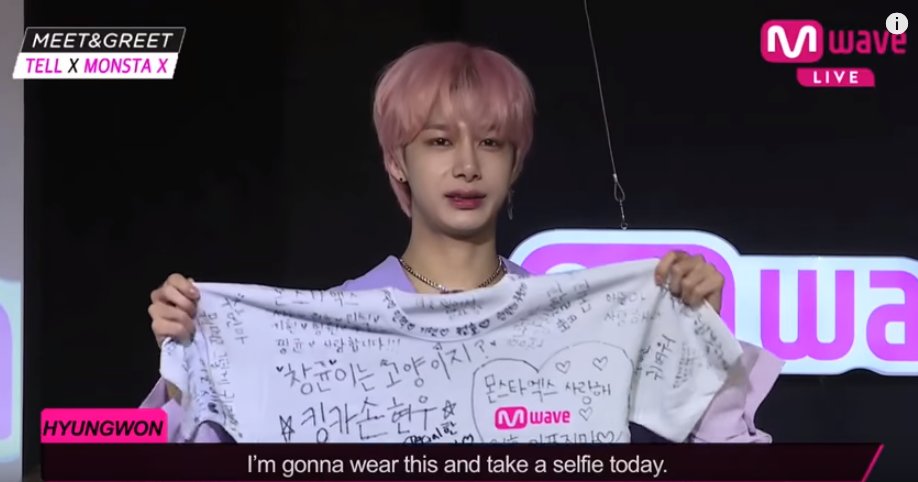 OfficialMwave's tweet image. [MEET&amp;amp;GREET X #MONSTA_X ] @OfficialMonstaX 
#Hyungwon kept his promise with Mwave ☝️Proof shots with the message t-shirt written by #MonBebe before he fell a sleep 😚😚
#형원 이가 지킨 Mwave와의 약속☝️#몬베베 가 준 티셔츠 입고 잠들기전 인증샷😚😚 

▶️bit.ly/2IlETaj