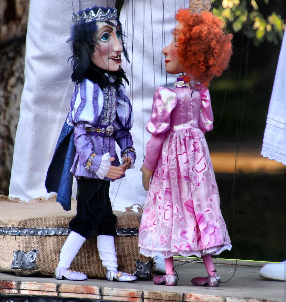 SudEstForum2018's tweet photo. The Art of Puppetry & Marionettes
Povestea porcului, ȋn scenă și ȋn spatele ei
https://t.co/yQWaUSA2Dt
#puppetry #theater #Theatre #Marionettes #teatru #marionete #galati #romania #arad #actori #child #garden #cornelgingarasu @SudEstForum2018 #fun #childhood #joy https://t.co/sjbtneyfGj