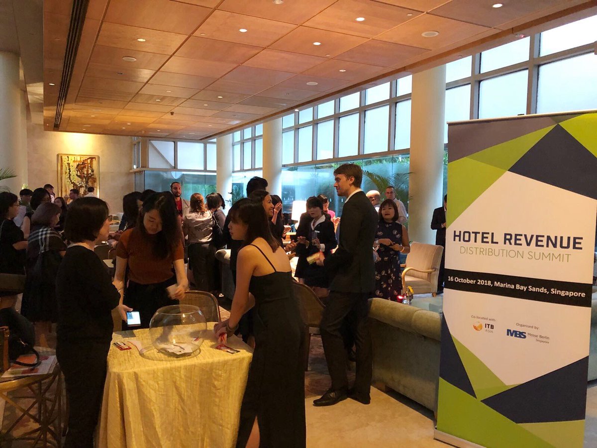 ITBAsia's tweet photo. Thank you to all who attended DOGs Night last evening, co-hosted by @STR_Data and ITB-Asia. It’s hospitality industry networking at its best! 😁 #itbasia #itbasia2018 #HRDS #dogsnight #hospitality #networking #hoteliers https://t.co/gfSjLSii38