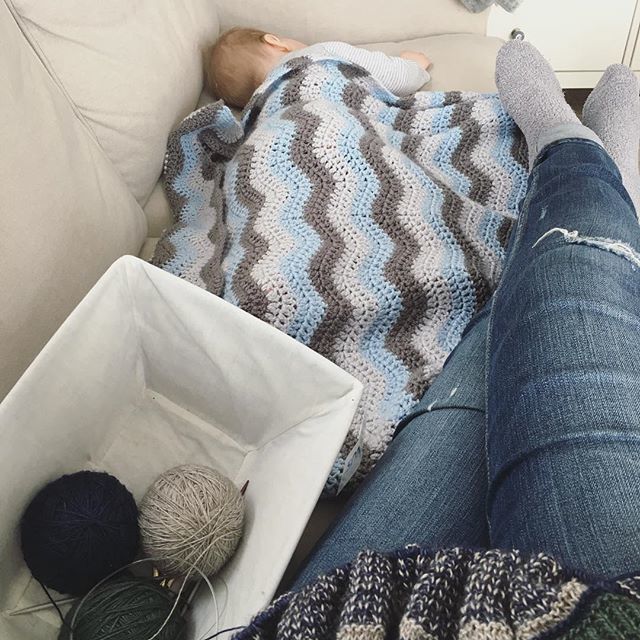 kunterkatha's tweet photo. Jeden Morgen das gleiche 😬 nur das wir beide krank sind 🤒🙄 anstrengend mit so nem Knirps.... #thatslife #familienleben #babyboy #stricken https://t.co/1FUEi9k6kw https://t.co/ZoXNxvSElN