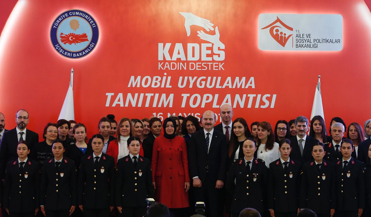 Bakanlığımız ve Aile ve Sosyal Politikalar Bakanlığı işbirliğiyle hazırlanan KADES Kadın Destek Mobil Uygulama Tanıtım Toplantısı Bakanlarımız Sn.<a href="/suleymansoylu/">Süleyman Soylu</a> ve Sn.<a href="/drbetulsayan/">Dr.Betül Sayan Kaya 🇹🇷</a>'ın teşrifleriyle gerçekleştirildi