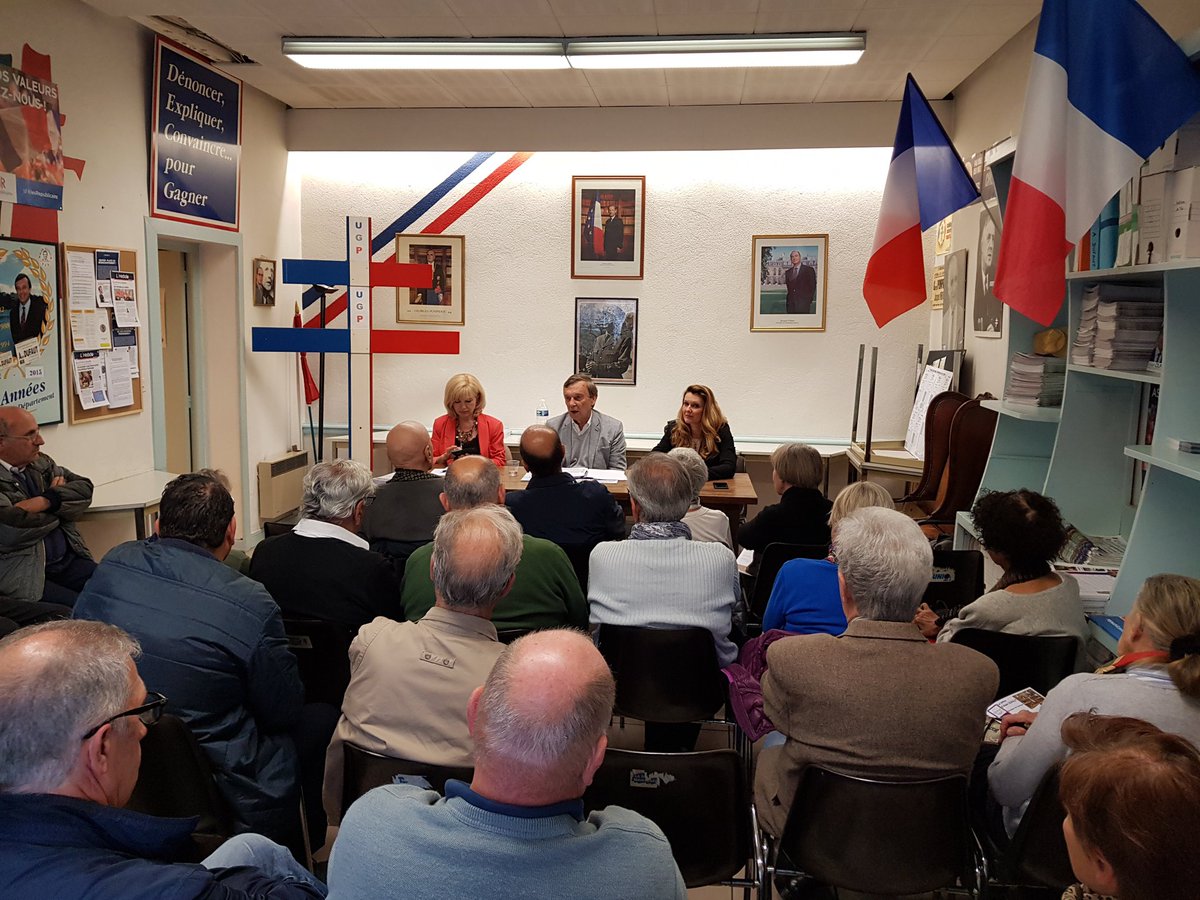 CFeretti's tweet photo. Sympathique réunion à #Avignon chez Alain Dufaut Sénateur de Vaucluse pour aborder la politique nationale et locale. Merci également à notre Sénateur pour son accueil toujours aussi chaleureux.  #Vaucluse #Engagement #politique https://t.co/nY7EZ54usc
