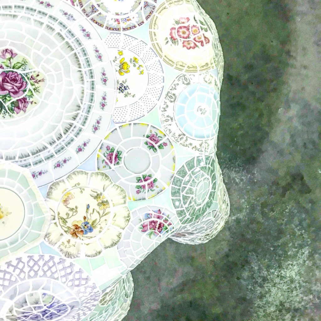 MOSAIC EXHIBITION 👀
A sneak peek of a stunning piece by Robyn Schinckel on display this weekend at Zema. Stop by to marvel a beautiful collection of mosaics by Robyn. Free entry. Mrs Zema will also be cooking up homemade pasta &amp; arancini for lunch between 12 &amp; 2pm all weekend.