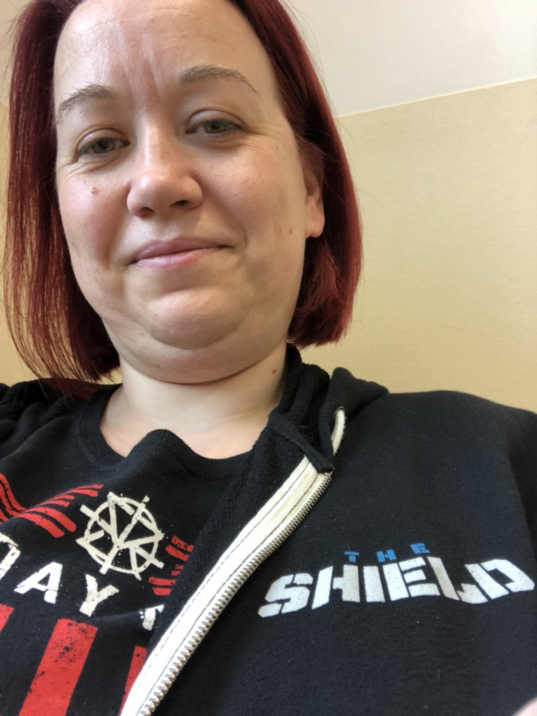 MrsDStuckey's tweet photo. I’ve always hated hospitals, so repping my boys @WWERollins @WWERomanReigns  and @TheDeanAmbrose in a bid to give myself the strength to get thro this day of tests and appts #Shieldgirlforlife #nervous #Shieldgotmyback https://t.co/jygCs5Mt6U