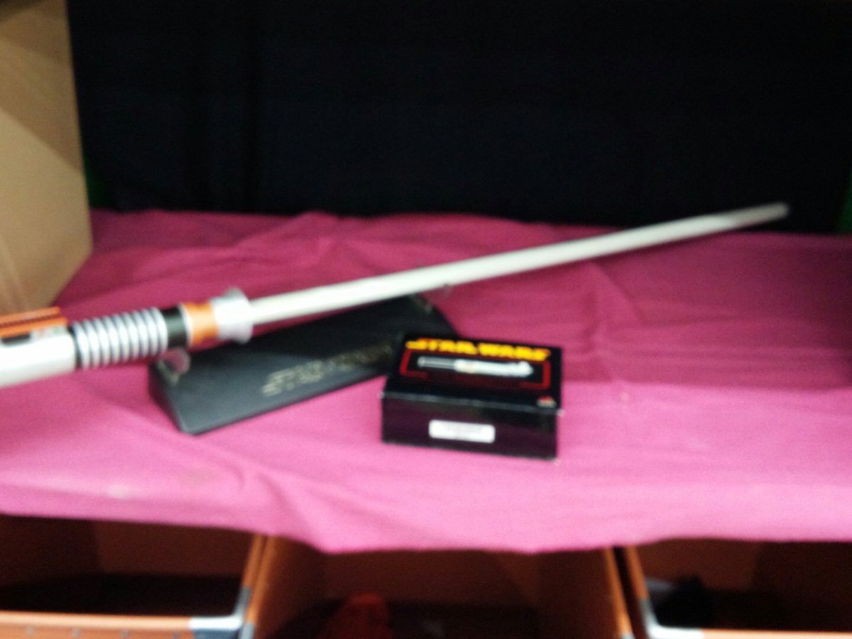 offhousetsukuba's tweet photo. STAR WARSに出てくるライトセーバーのマスターレプリカが入荷しました #オフハウス
#ハードオフ
#ネットモール #NEMALL
https://t.co/sawgLCJb9M
#オファー買い取り
#ハードオフ公式アプリ
#リユースショップ #REUSESHOP
#JapanUsed #新着商品 https://t.co/rbmIvYKJmR