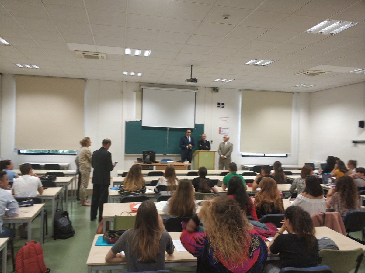 Facultad De Derecho Universidad De Murcia Sur Twitter Ultima Clase Del Profesor Juan Roca Guillamon Toda Una Institucion Del Departamento De Derecho Civil De Umu Que Se Jubila El Proximo Mes