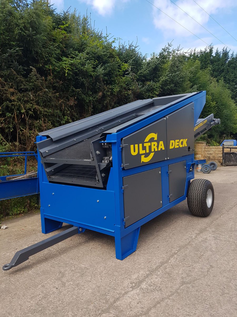 Ultrascreens's tweet image. SUNS OUT☀️...We are doing demos this week and next with our Ultra Deck screen. The Ultra Deck is suitable for muckaway, stone and soil, sand, waste materials and woodchip! GET IN TOUCH! #UltraDeck