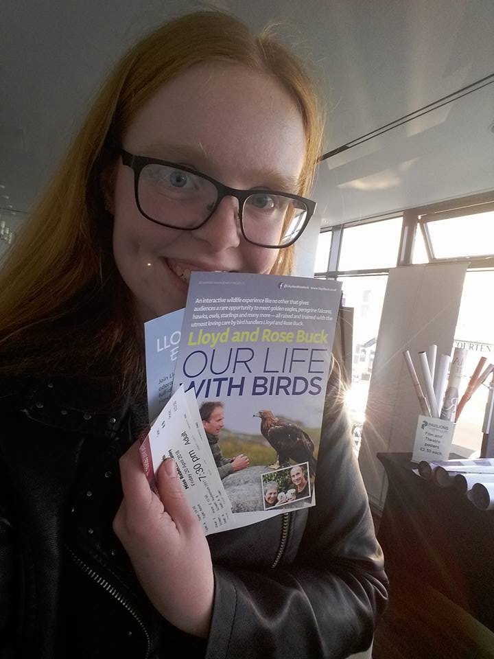 Rebecca_RMP's tweet photo. A bit late I know but thank you so much to @BirdSpecialist (Lloyd &amp; Rose Buck) for being amazing at @PavilionsTQ14 last month! Probably my favourite birthday to date! #springwatch #lloydandrosebuck #ukwildlife #ourlifewithbirds #Teignmouth #teignmouthpavilions https://t.co/daMuTIbEuf