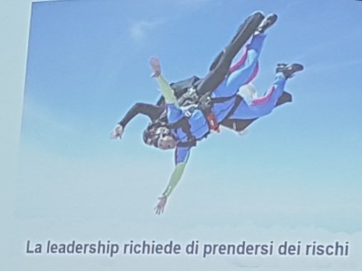 dfclerici's tweet photo. #ohr18 #changemanagement #peoplefirststrategy non ci sono soluzioni preconfezionate per il cambiamento https://t.co/Ty4QFnisQJ