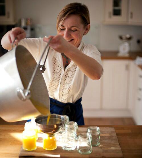 HonestyCookery's tweet photo. A couple of exciting new courses added for July! 👩‍🍳👨‍🍳

A Conserve Masterclass by Jennifer Williams of @nakedjam on Thurs 5th July and Oil Tasting with Malcolm Gilmour in the evening of Fri 20th July. 🍓🍋

Full details and course listings here: https://t.co/xCxu8Fku7q https://t.co/6QkhRJv982