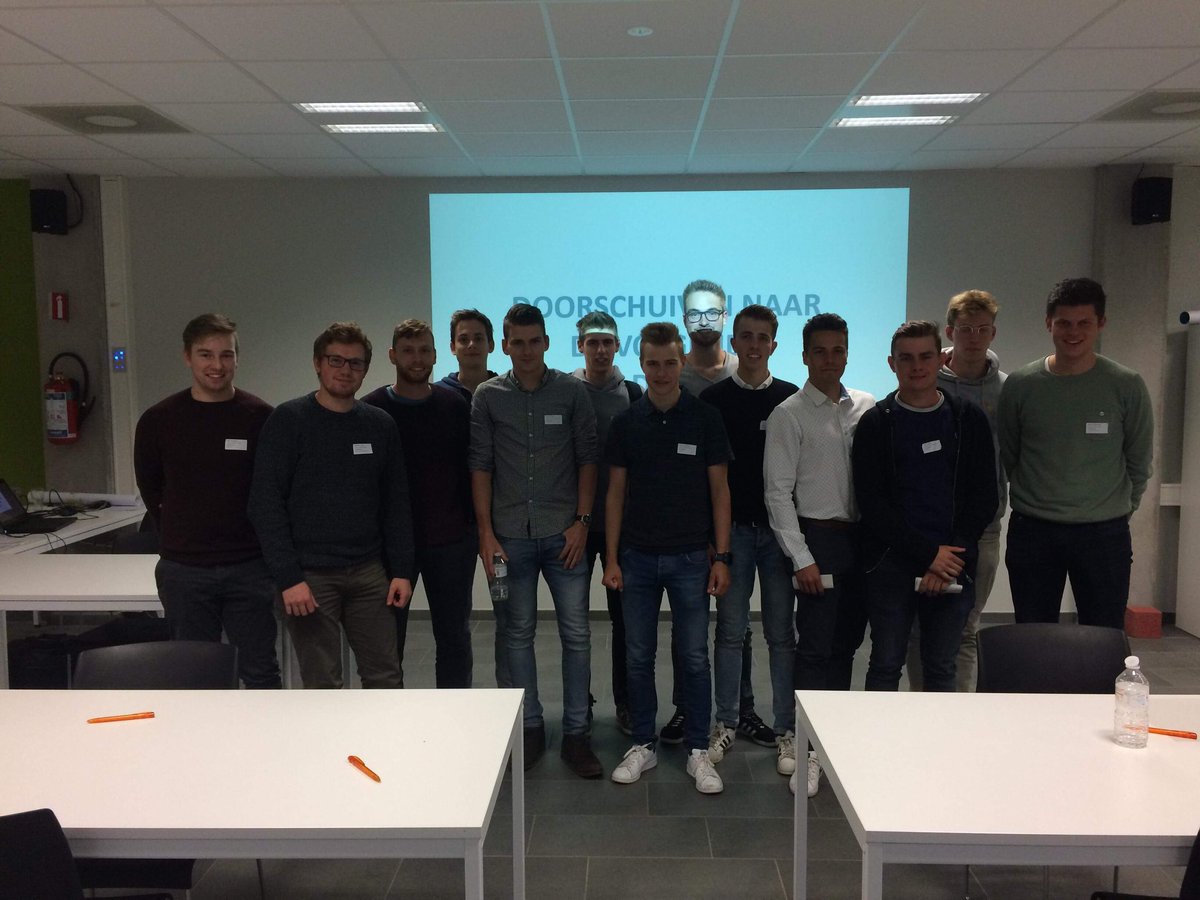 marse_alexander's tweet photo. Een inspirerende speeddate avond met oud studenten Energietechnologie  #thomasmore #ondernemen https://t.co/mmivzLRgt6