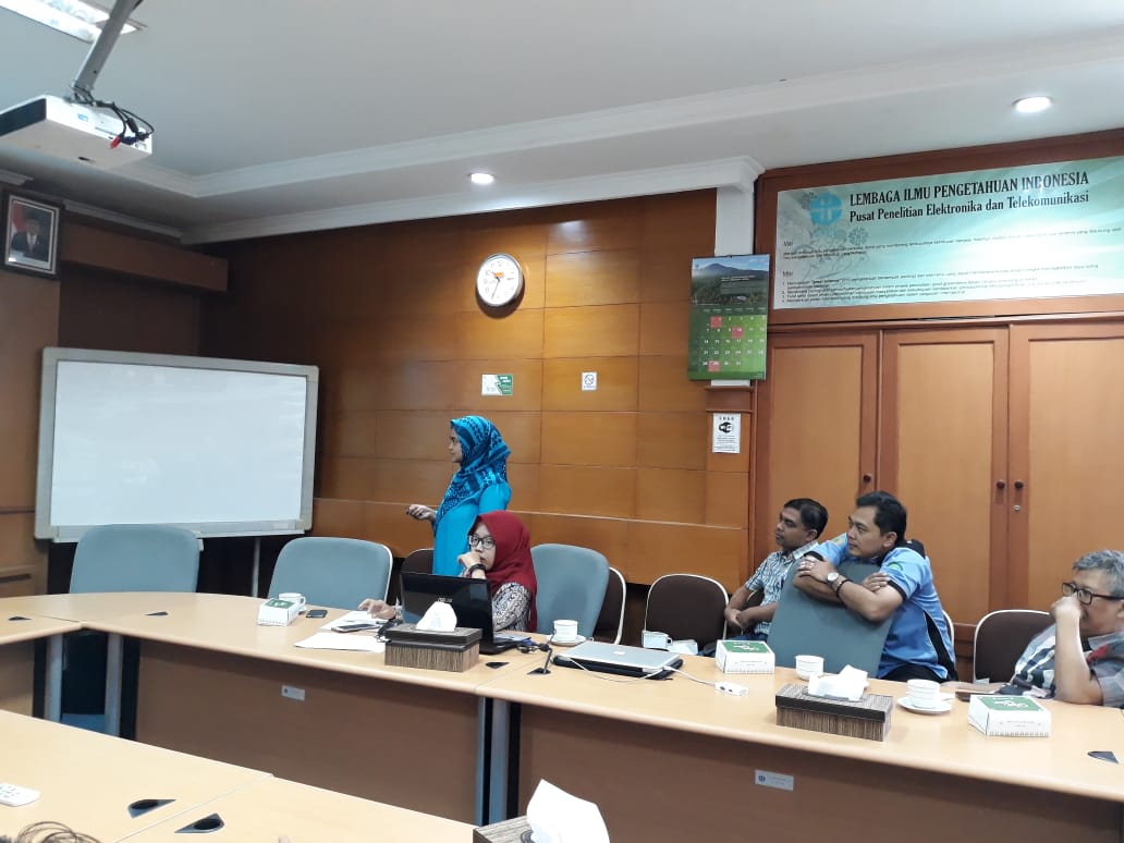 ppetlipi's tweet photo. Forum Peneliti PPET LIPI edisi bulan Mei 2018 ini menampilkan new comer di jajaran peneliti PPET LIPI. Dua srikandi kandidat peneliti LIPI dari PPET ini adalah Asih Setiarini S.T., https://t.co/hlghiPxulV. dan Salita Ulitia Prini S.Kom., M.T. https://t.co/EuGm4HwadQ
