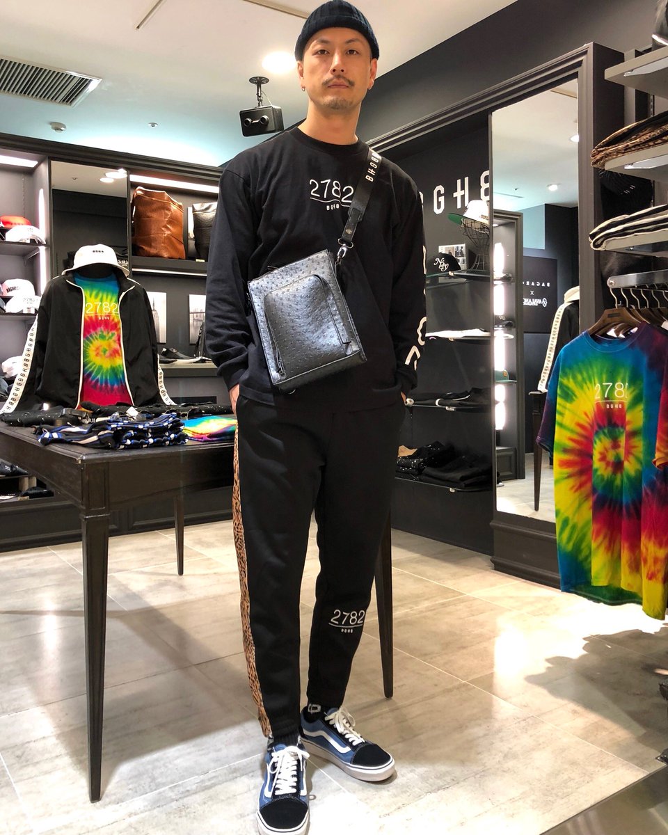 BagarchOfficial's tweet photo. 18'SS Styling Image Cut No.24
Model by THREE-A (@three_a_bc )
TOPS:2782-LTS【BLK】
PANTS:LEOPARD LINE PANTS【BLK】
ITEM:DAWN×BGHB SOCKS【BLK】
ITEM:OSTRICH SHOULDER BAG【BLK】
https://t.co/JmVCBtq6s1
#bagarch #bghb #three_a #2782lts #2782_bghb #nagoyaparco #18ss #18ss_sic https://t.co/2MfMTAdFKh