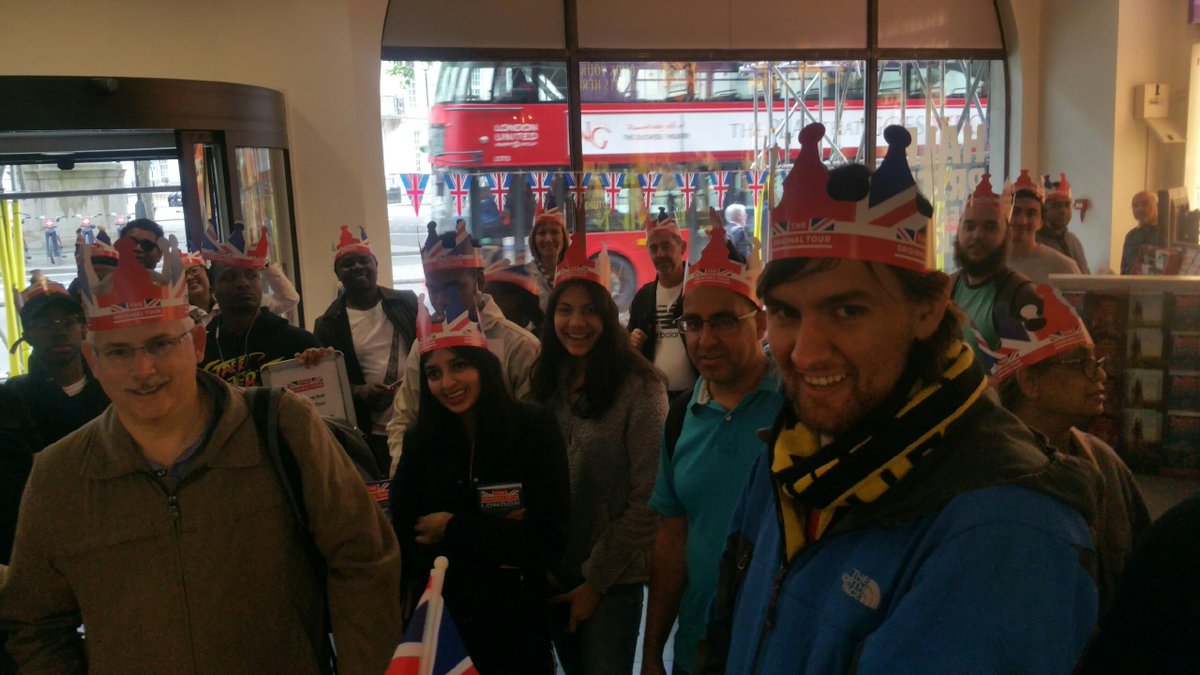 seqfuller's tweet image. Everyone's getting in the #RoyalWedding spirit at the @Original_Tour Visitor Centre today! Come pick up a souvenir crown and feel like Royalty for the day!! #OriginallyRoyal #RoyalLondon @visitlondon #VisitLondon #ChangingTheGuard #WalkingTour
