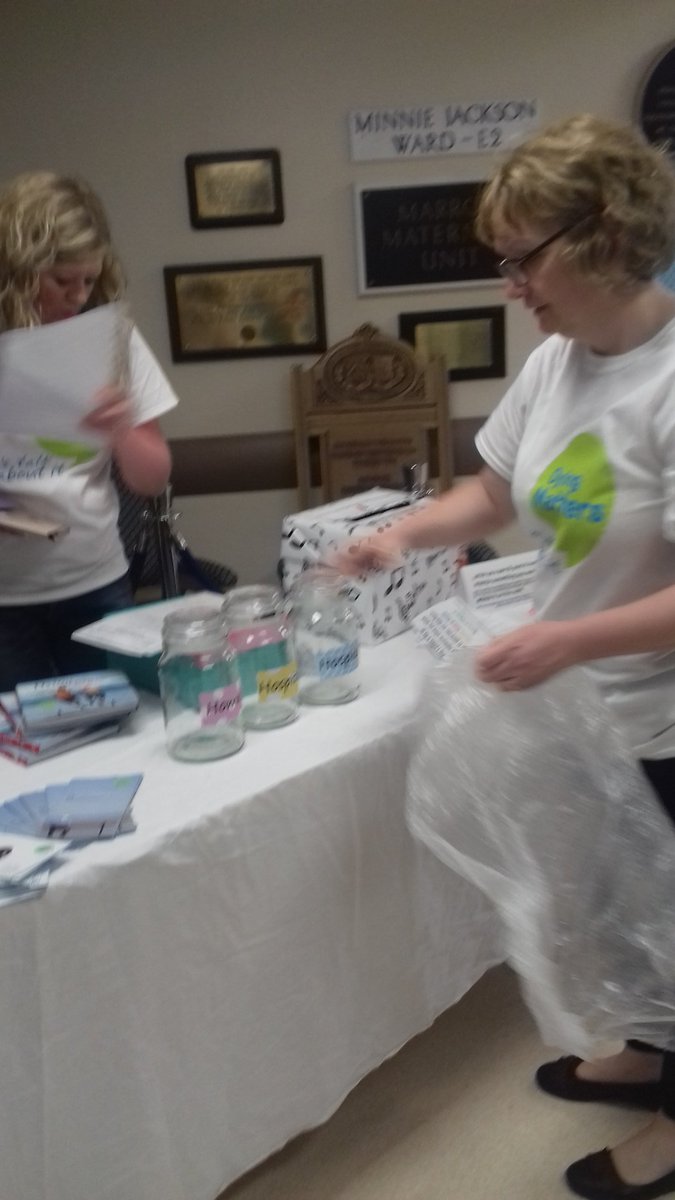 Setting up for #dyingmattersawarenessweek in the main corridor at royal oldham <a href="/NCAlliance_NHS/">Northern Care Alliance NHS Foundation Trust (NCA)</a>  come along and say hello