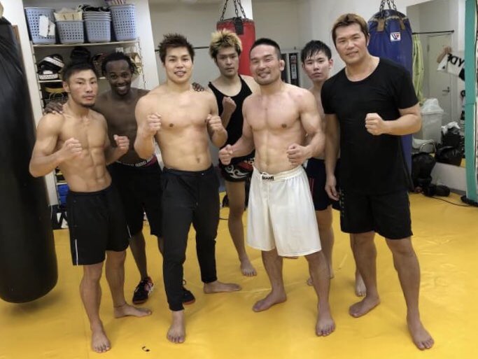 Kick Boxing Gym Top Diamond 6 8 Knock Out 後楽園大会に出場する 菊野克紀選手がプロ練習に参加してくださいました 恵比寿 キックボクシング ボディメイク ストレッチ 糖質オフ 下半身痩せ 体験 小比類巻道場