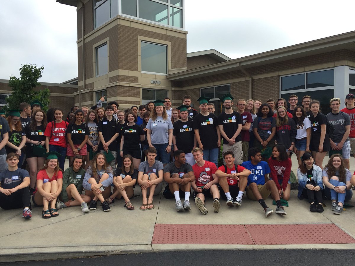 Senior walk back in time @ Maple Dale Elem. #sycamorestrong