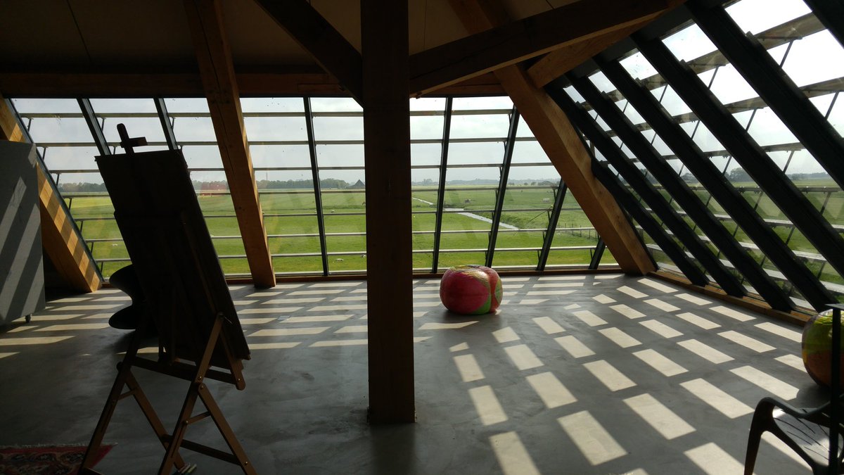 Nu bij onze inspiratiesessie #biodiversiteit op de heerlijke <a href="/Buitenwerk/">Buitenwerkplaats</a> plaats Starnmeer met <a href="/johnkoomentuin/">John Koomen</a> straks naar buiten om onze eigen borrelhap te plukken 😄