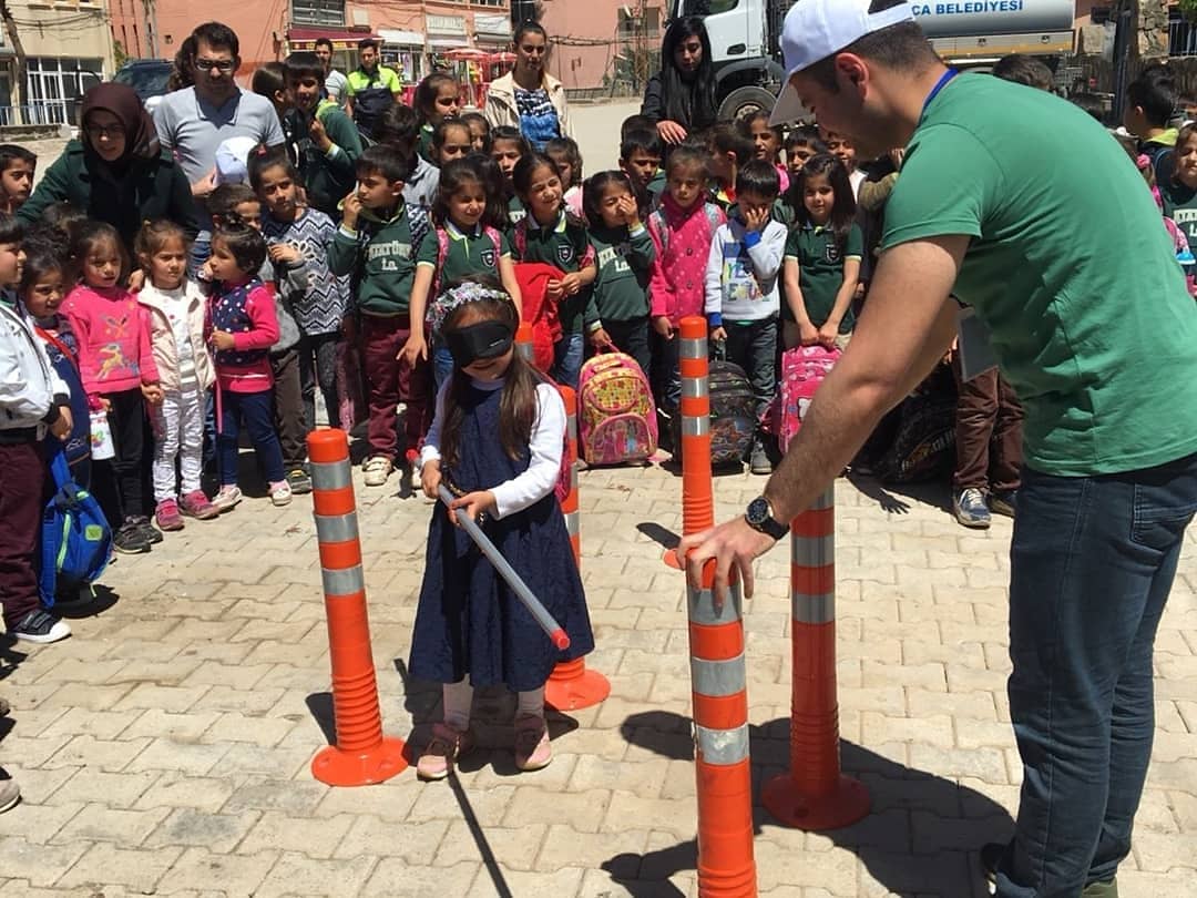 cukurcacekap's tweet photo. ÇEKAP Sağlık Hijyen PDR Koordinatörlüğü tarafından #engelliler haftası farkındalık oluşturma çalışması yapıldı.

#hakkari #çukurca #çekap https://t.co/JwuvJyDg40