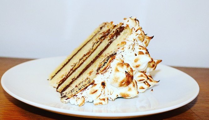coeliac_chef's tweet photo. Gluten Free S'more Cake! All the fun and tasty goodness but in a cake! Another delicious cake for #CoeliacAwarnessWeek made with a some help from @Schar_UK. Full recipe with tips on the link - https://t.co/YzNyBpQDh6 #ad #ScharCAW #glutenfree #coeliacuk #coeliac #glutenfreeuk https://t.co/qamFf76e1H