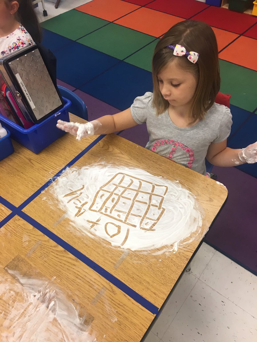 jenni_grumbles's tweet photo. #math #numbersentence #strategies #explainingourthinking #adding #subtracting #groupoften #review #shavingcream #myroomsmellsgood https://t.co/wLuXHbvVFJ