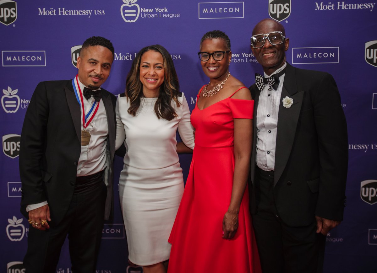 arvarice's tweet photo. Congratulations to the change makers, icons, disrupted and innovators that we honored at the 53rd Annual #FDD53 @valeisha @kyle_hagler @DapperDanHarlem @Glam2Go https://t.co/vSOtBgn8Pi