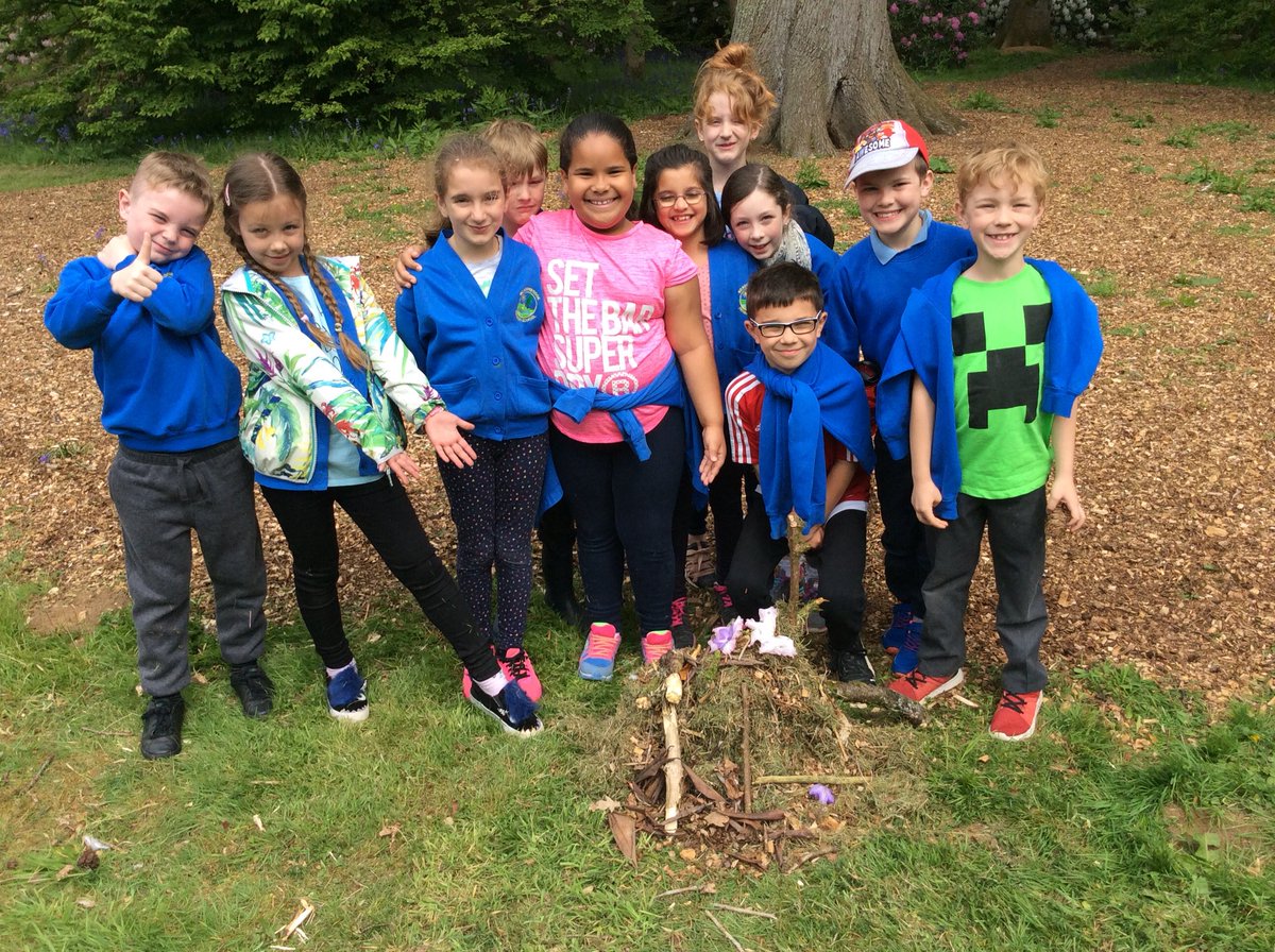 mbk_y3's tweet photo. Completing natural sculpture challenges. Can you guess what they all are? #artinthewoods https://t.co/5WIqrGP8bc