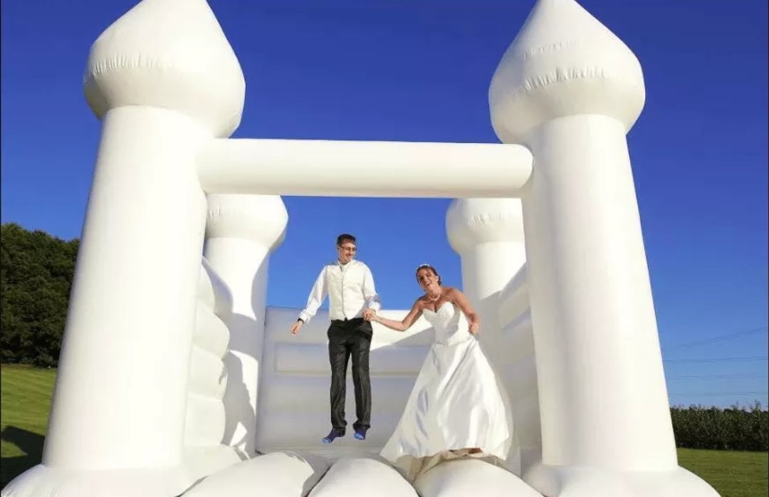MatesThree's tweet image. Is a wedding themed bounce house something you'd like to see as an option offered by Three Mates in the future? Let us know with a like and a comment below! #DJ #Wedding #Bride #Groom #PhotoBooth #Photography #BounceHouse #Event #Party #ThreeMates