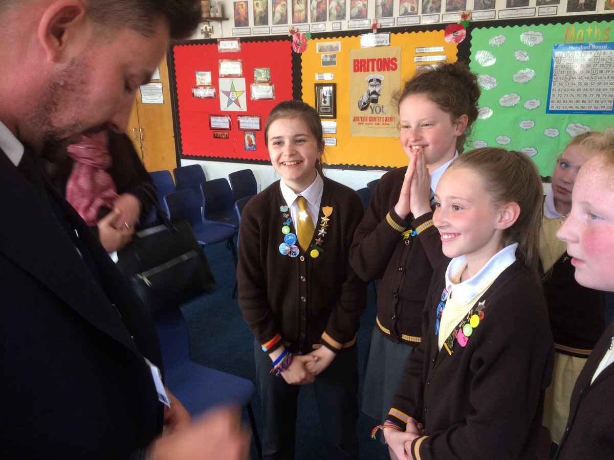 StJosephsRCShaw's tweet photo. Year 6 had a great afternoon with British Airways Pilot Stuart!!   Dream Big, Aim High &amp; Never Give Up! You CAN be whatever you want in life!! I Can &amp; I Will - Watch Me!!👍👍@HathershawC @lornaphilip2 @OldhamPledge @live_oldham @_dreambigsports https://t.co/dPJZmX65Xs
