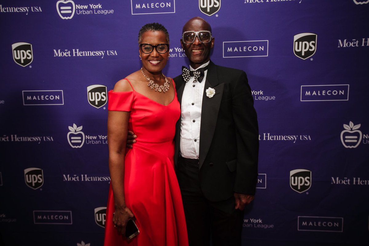 arvarice's tweet photo. Congratulations @DapperDanHarlem on your icon award from @NYUrbanLeague  You have made Harlem, the Street Academy and your father proud  @glam2go #FDD53 #Civilrights2.0 https://t.co/bRsvfaKnCr