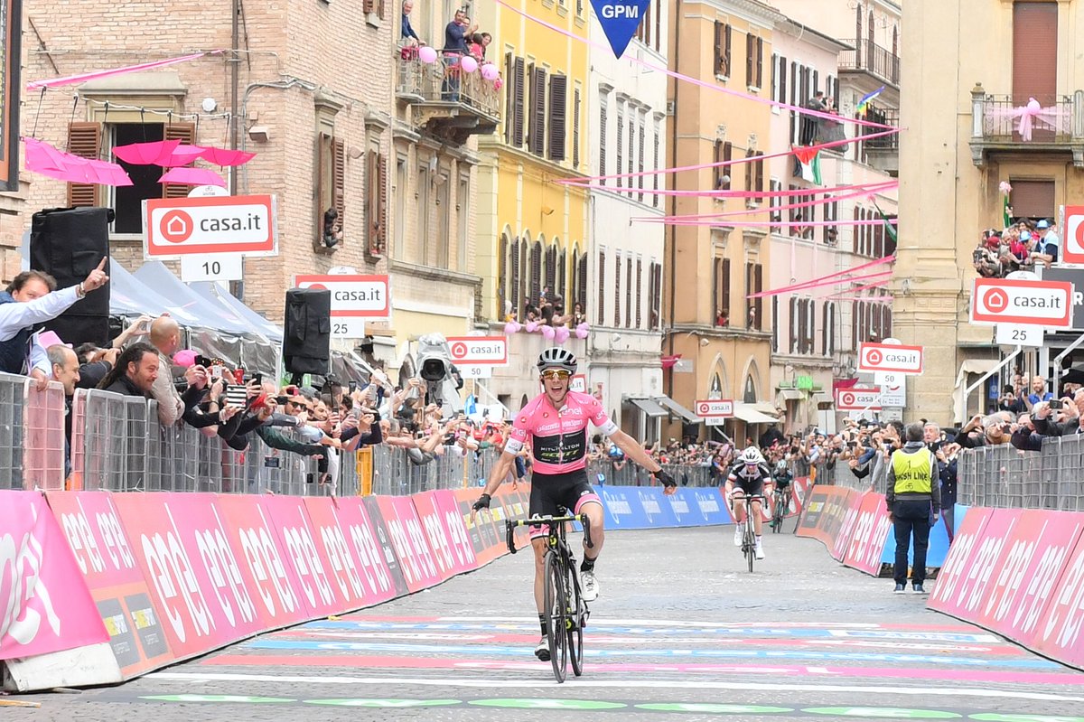 giroditalia's tweet photo. Simon wins again! 
#Giro101 https://t.co/eiKfngtmwr