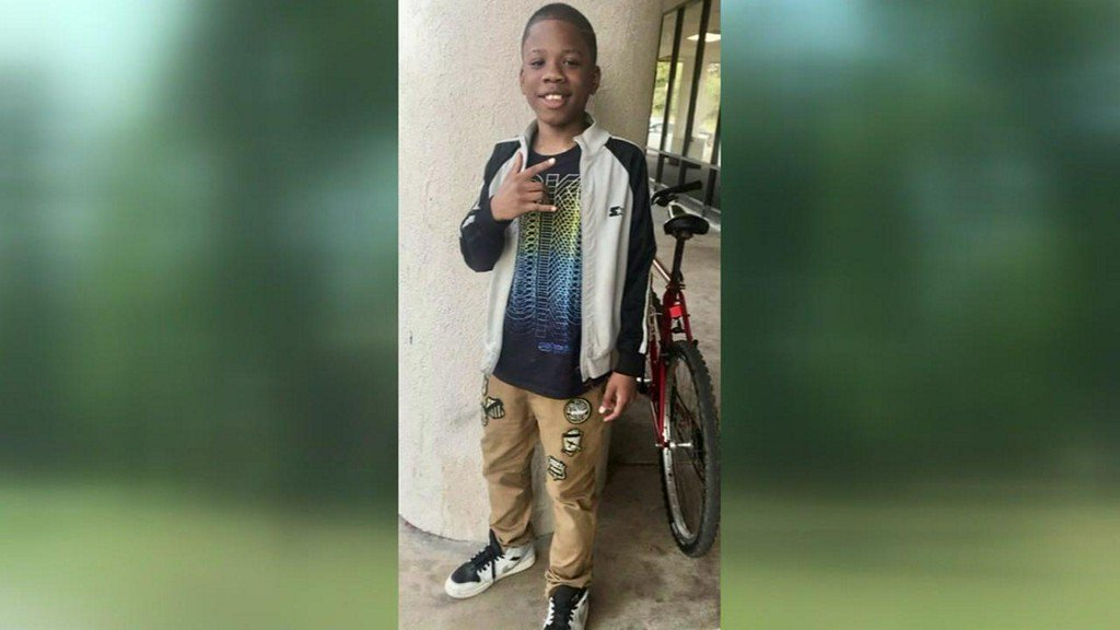 abc13houston's tweet photo. Teen allegedly kidnapped and assaulted getting off school bus https://t.co/rnigdLsQNf https://t.co/OP9okJPiZ9