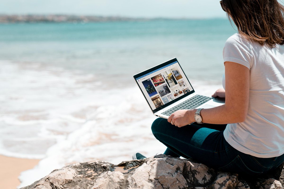 HPEspana's tweet photo. Presentamos el super ligero EliteBook x360 con pantalla anti reflejante, perfecto para trabajar en cualquier parte. https://t.co/qEdVpyxVso https://t.co/tpDSkKcaDL