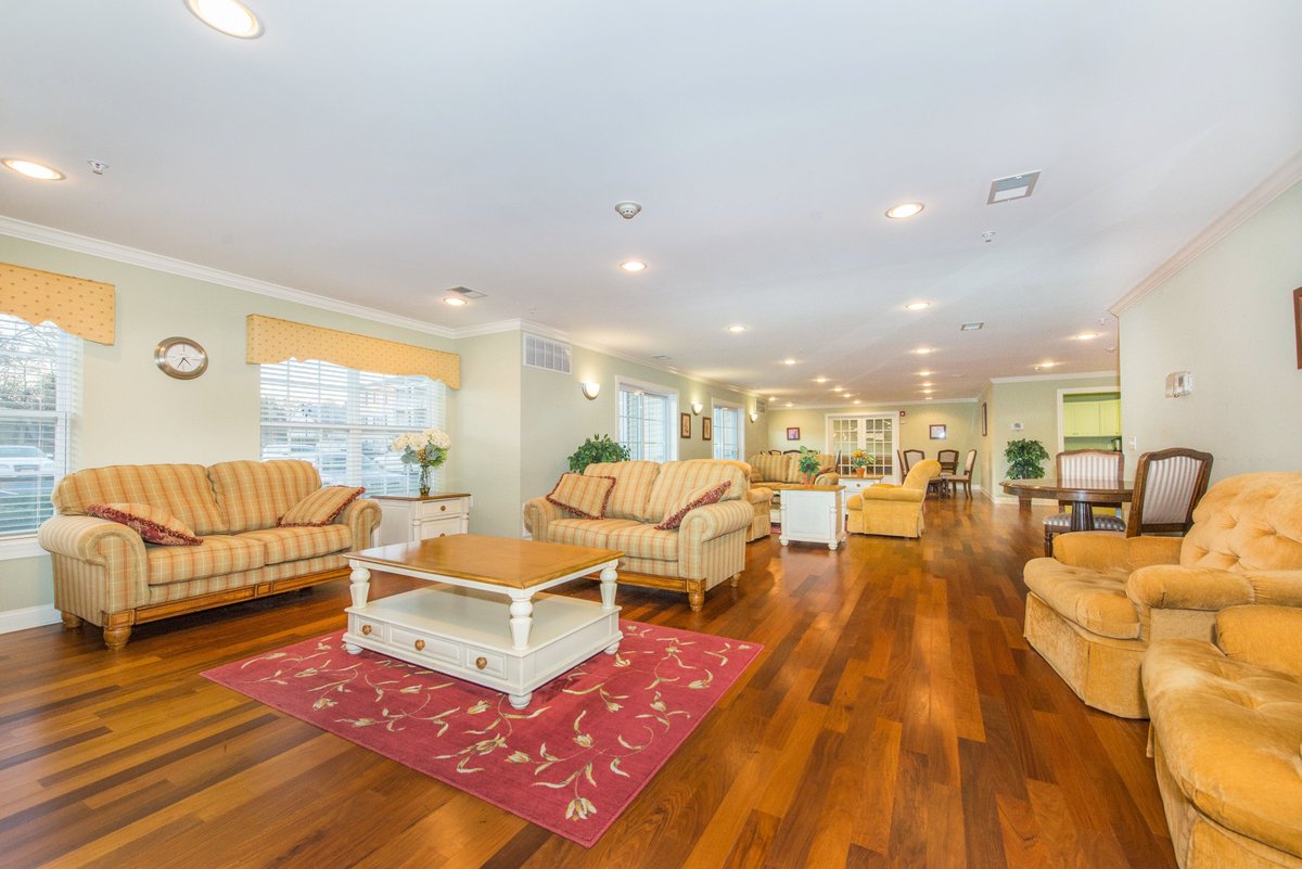 MichelleRemaxNJ's tweet photo. Edison, NJ - 55+ Adult Community condo- 1 Bedroom, 1 Bathroom Secure Entry in Clara Barton section of Edison. Convenient to everything! #REMAX #REMAXDIAMOND #EDISON #EDISONCONDOS #ADULTCOMMUNITY #REMAXHUSTLE #MICHELLERIZZO https://t.co/9AvanAmbUQ
