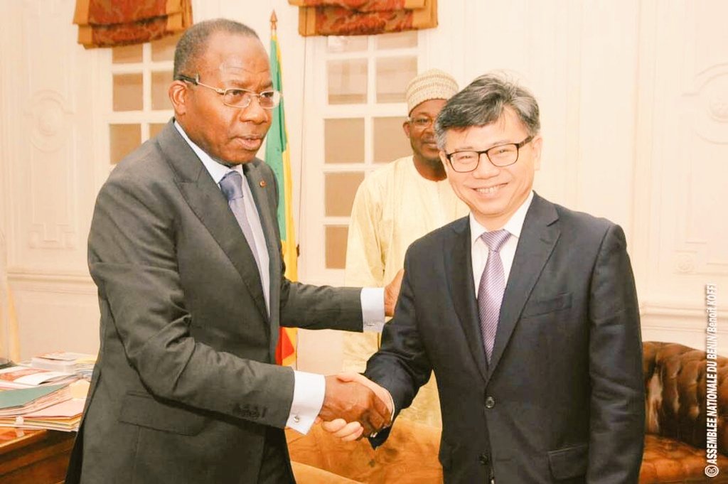 Assemblée nationale du Bénin tweet media