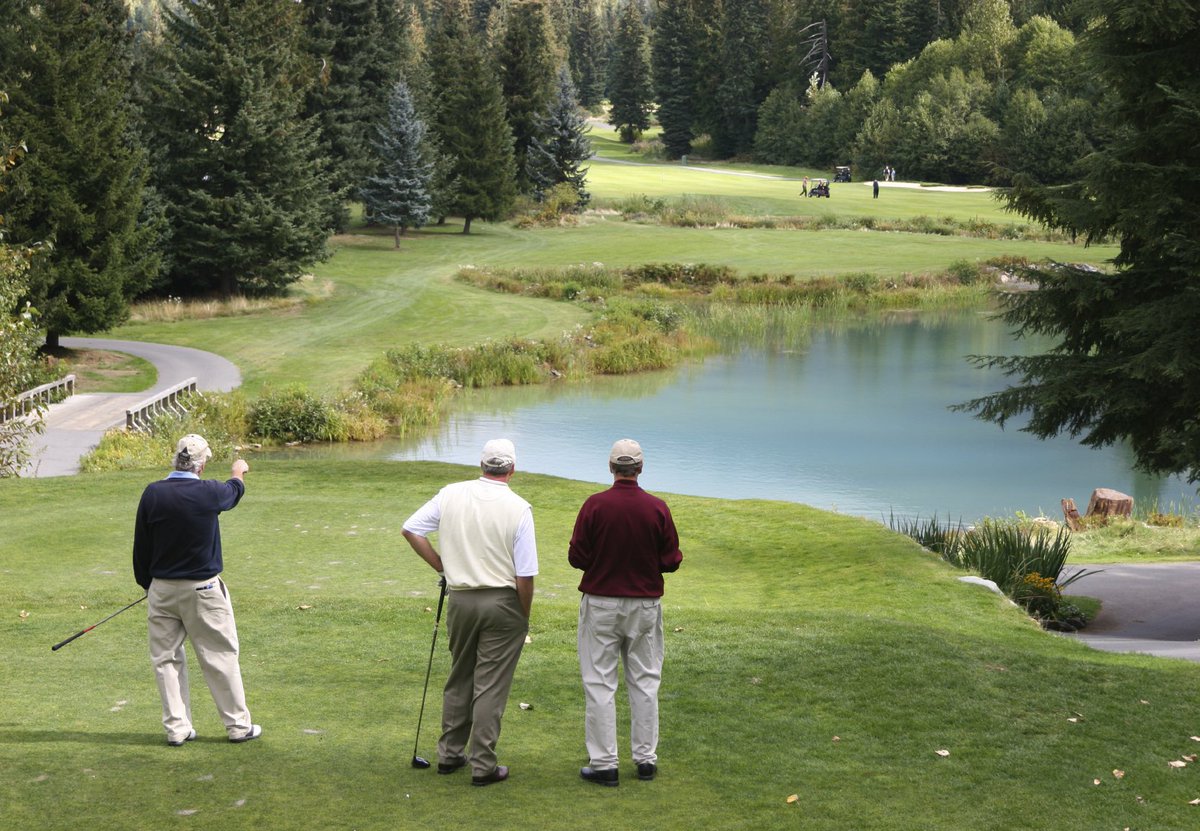 VisitLakeSimcoe's tweet image. Looking to try a new golf course this spring? Think #green and check out a local environmentally #sustainable golf club! #greengolfleaders ow.ly/G15R30jQNow