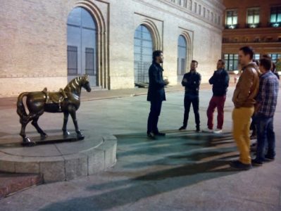 Este viernes tendremos un gran reto con Zaragusta, haremos una visita nocturna para más de 200 personas. La visita se realizará por la noche, comenzará a las 22h y tendrá como punto de partida el Caballito de Lonja en Zaragoza! 🎉🎉🎉