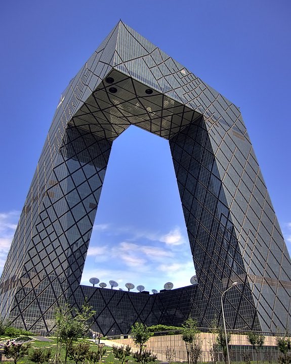 MoonshotC's tweet photo. Today in 2012 the iconic Central #China Television Headquarters was completed construction after it began on 1st June 2004. It dominates the skyline in #Beijing &amp; we think it looks amazing; https://t.co/J5vyEQbpaU #OnThisDay #OTD https://t.co/hpFvjEo15w