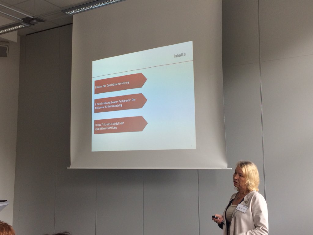 LecosGmbH's tweet photo. Frau Prof. Dr. Susanne Viernickel von der @UniLeipzig spricht aktuell im großen Raum zur konkreten Qualitätsentwicklung für #Kitas. Der Raum ist selbstverständlich gut gefüllt. #kivan https://t.co/7qdk2RkCCT