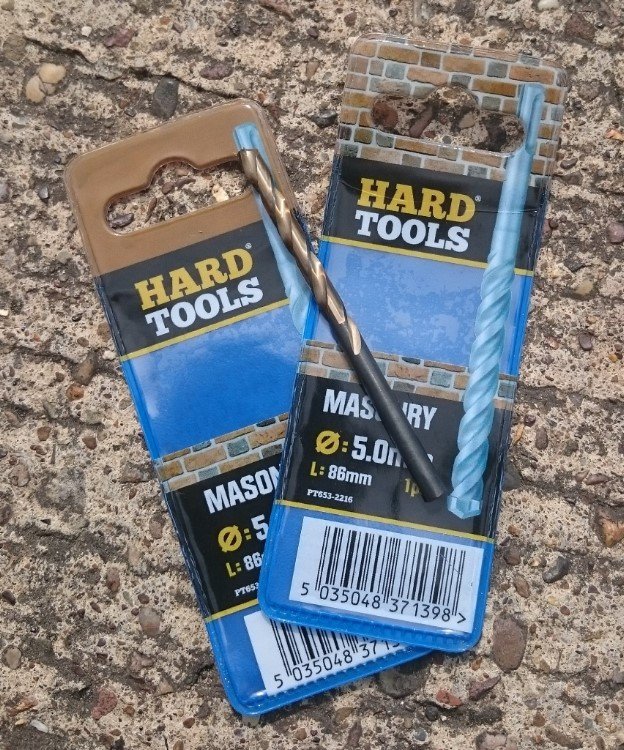 CritPackaging's tweet photo. So many reasons to buy digitally printed vinyl packaging for drill bit's, saw blades and more.😃 - https://t.co/fPWl7Qgn7I https://t.co/fDIs0FhlP7