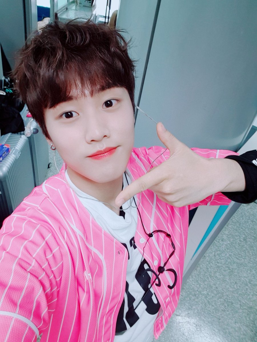 WE_THE_BOYZ's tweet photo. [제이콥] best we the boyz 
#pinkisgr8 #핑크 https://t.co/DrNEB51N1c